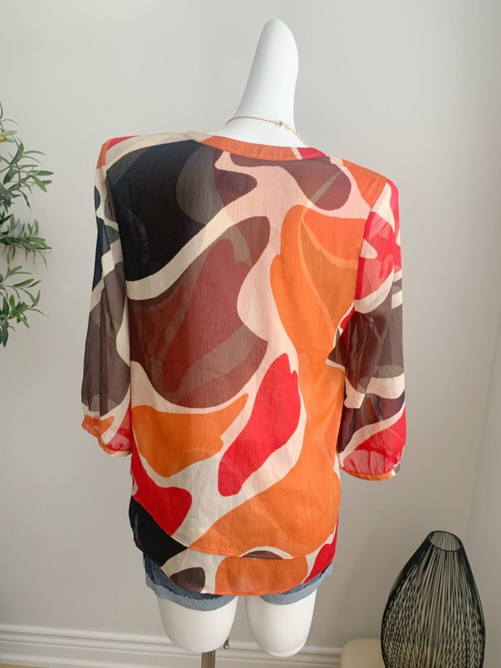 Chico’s Double Layer Sheer Chiffon Blouse Abstract Print 3/4 Sleeve Size 0 - Picture 3 of 6